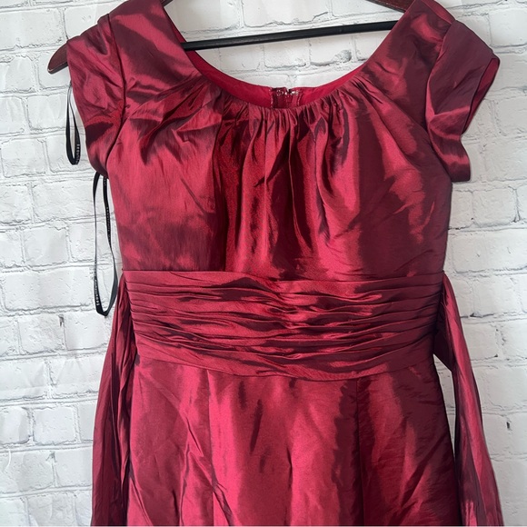 Beautifully Modest Red Sleeveless Formal Long Dress size 6 - Picture 7 of 15